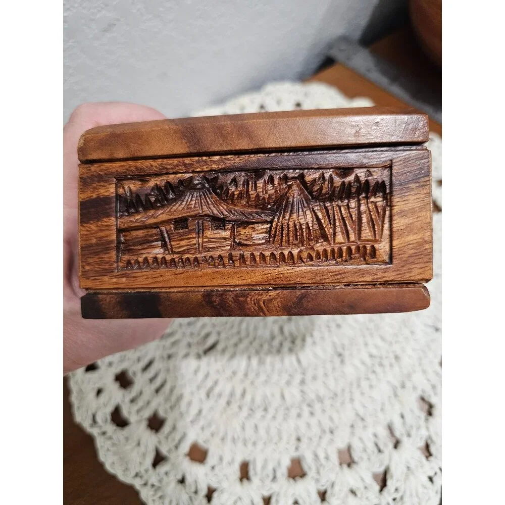 Wooden African Trinket‎ Box 6x6x3